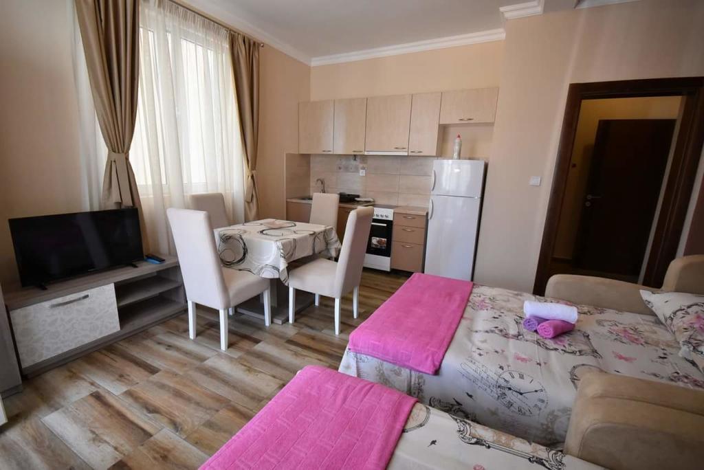 تْشيرسيك نوفي Apartments Anastasija المظهر الخارجي الصورة